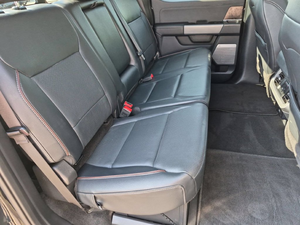 Used 2023 Ford F250 Lariat w/ Lariat Ultimate Package AWD/4WD image 22