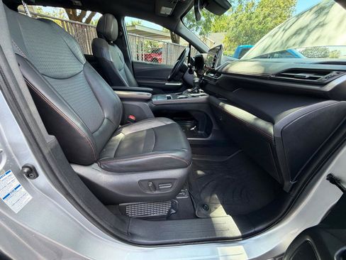 Used 2022 Toyota Sienna XSE w/ XSE Plus Package AWD/4WD image 20