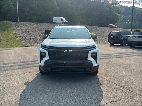 Used 2026 Chevrolet Traverse RS AWD/4WD image 2