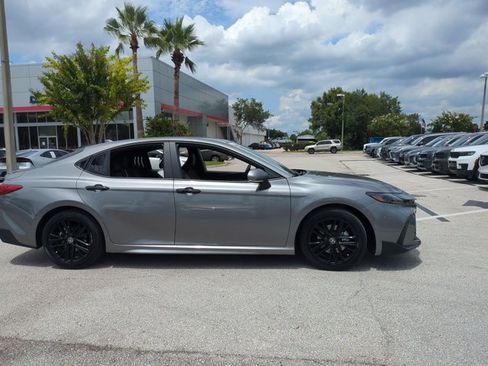 Used 2026 Toyota Camry SE FWD image 4