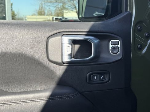 Used 2023 Jeep Wrangler Unlimited Rubicon 392 w/ Trailer Tow Package image 9