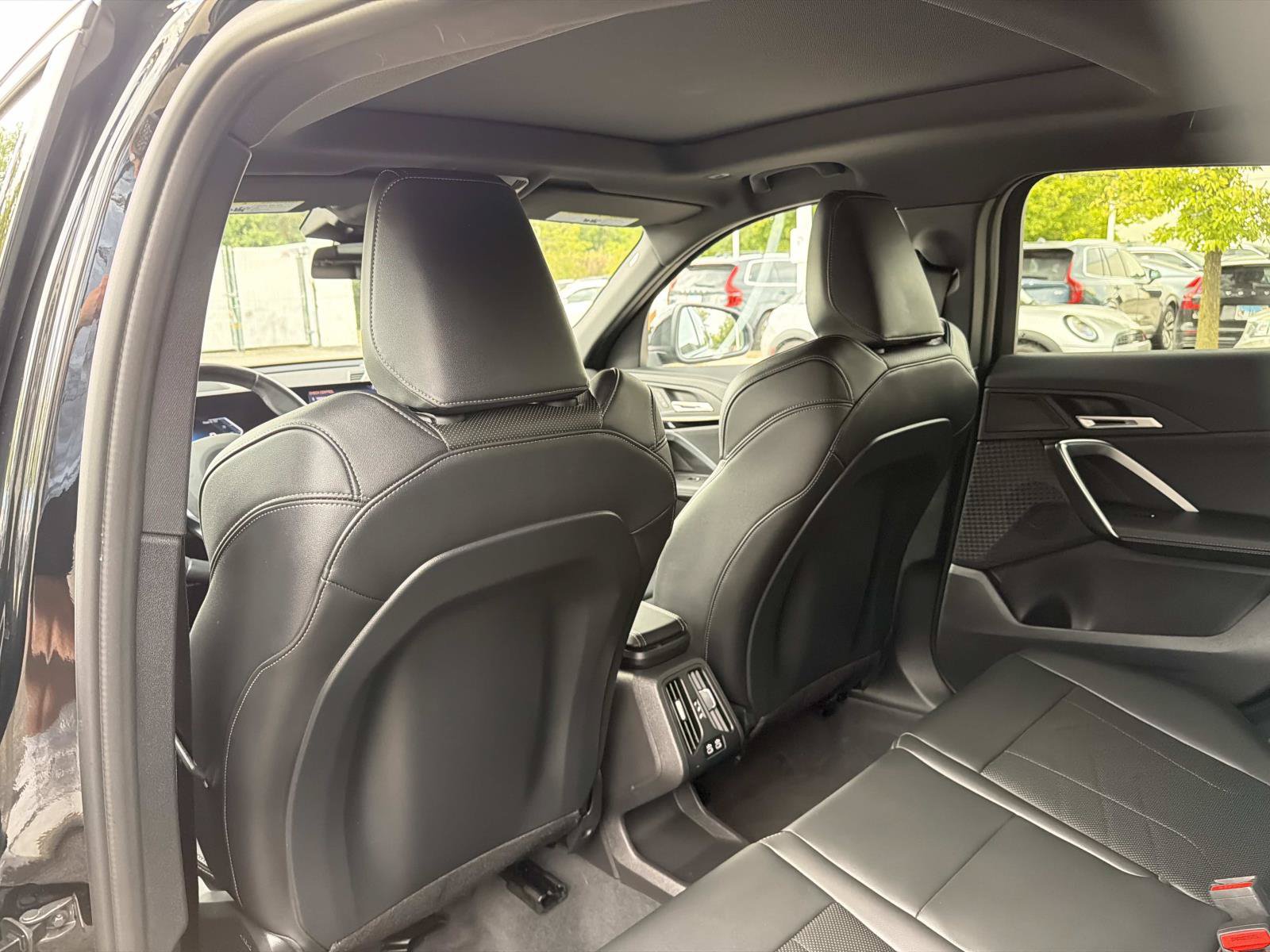 Certified 2025 BMW X2 xDrive28i AWD/4WD image 24