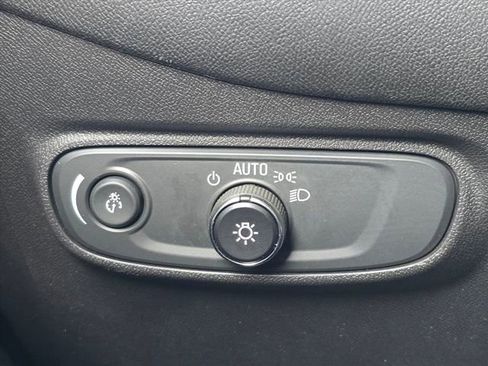 Used 2021 Chevrolet Equinox LT w/ LPO, Cargo Package image 24