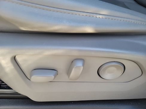 Used 2024 Chevrolet Silverado 2500 LTZ w/ LTZ Convenience Package image 19