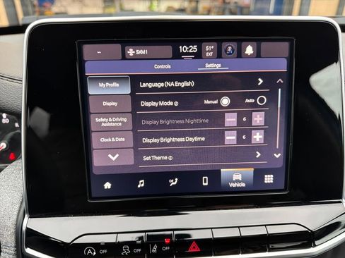 Used 2025 Jeep Compass Latitude image 26