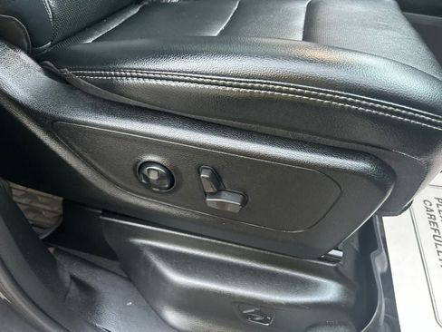 Used 2022 RAM 1500 Laramie AWD/4WD image 32