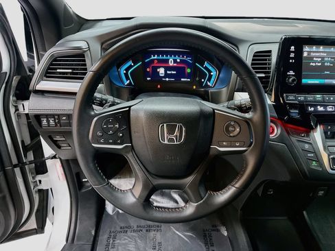 Used 2024 Honda Odyssey Sport image 11