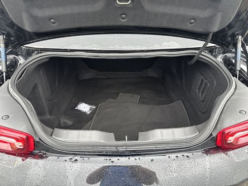 Used 2022 Chevrolet Camaro LT RWD image 8