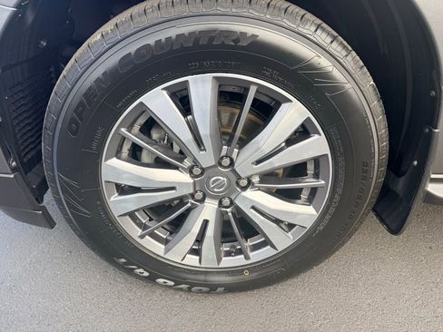 Used 2020 Nissan Pathfinder SV AWD/4WD image 13