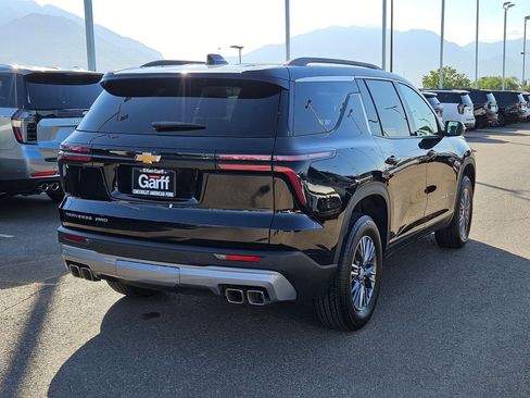 Used 2026 Chevrolet Traverse LT AWD/4WD image 3