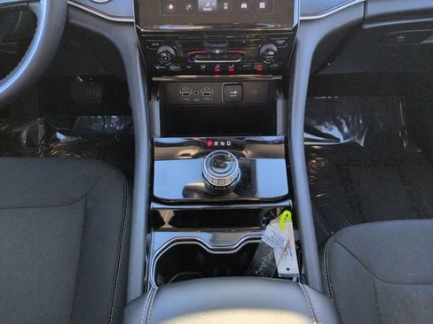 Used 2023 Jeep Grand Cherokee Laredo X image 18