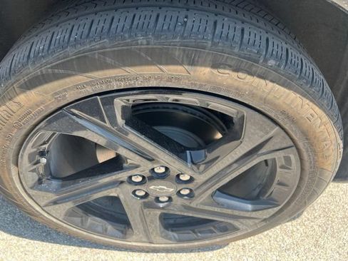 Used 2024 Chevrolet Equinox EV RS FWD image 18