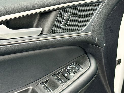 Used 2022 Ford Edge SEL w/ Convenience Package image 8