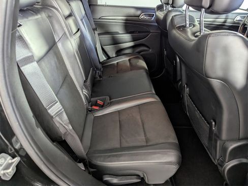 Used 2021 Jeep Grand Cherokee Laredo X image 18