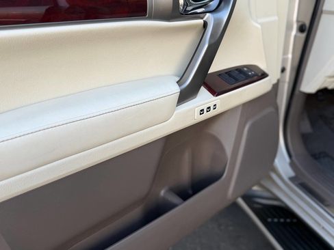 Used 2011 Lexus GX 460 Premium AWD/4WD image 44