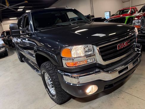 Used 2005 GMC Sierra 2500 SLT w/ Heavy-Duty Power Package AWD/4WD image 37