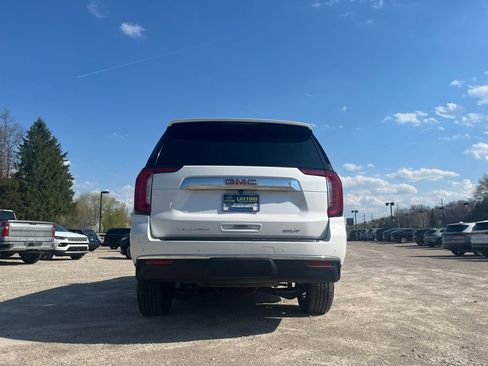 Used 2021 GMC Yukon XL SLT w/ Rear Media and Nav Package AWD/4WD image 9