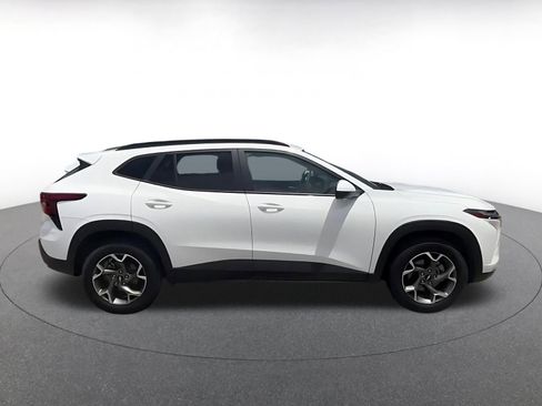 Used 2025 Chevrolet Trax LT FWD image 15
