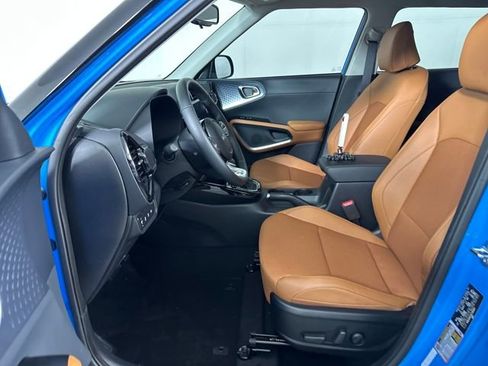 Used 2025 Kia Soul EX image 11