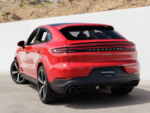 Certified 2026 Porsche Cayenne Coupe AWD/4WD image 3
