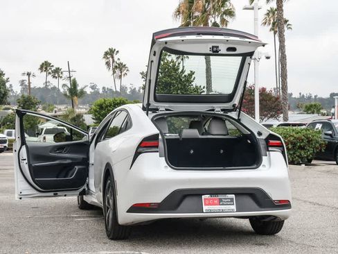 Used 2025 Toyota Prius LE FWD image 27