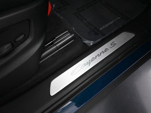 Certified 2025 Porsche Cayenne S image 32