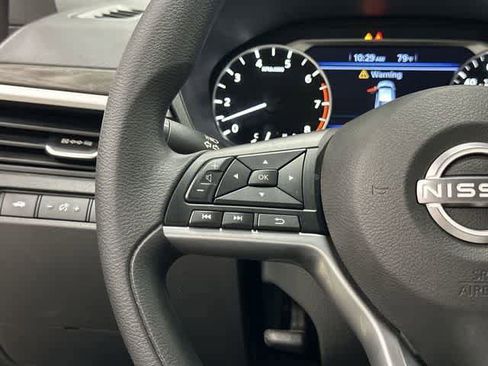 Used 2025 Nissan Altima 2.5 SV image 17