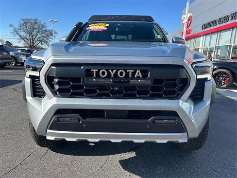 Certified 2025 Toyota Tacoma 4x4 Double Cab Hybrid image 8