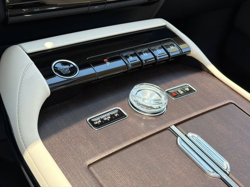 New 2027 Lincoln Navigator Reserve AWD/4WD image 30