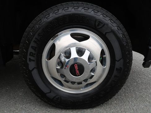 Certified 2023 GMC Sierra 3500 Denali image 41