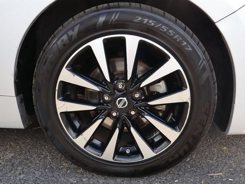 Used 2018 Nissan Altima 2.5 SL FWD image 44