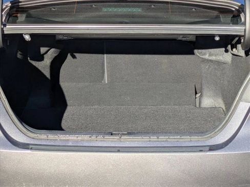 Used 2019 Toyota Camry SE image 6