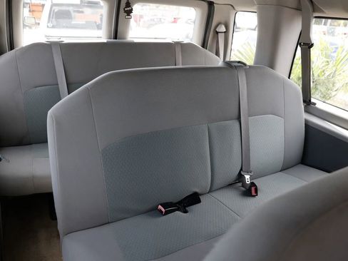 Used 2014 Ford E-350 and Econoline 350 XLT image 15