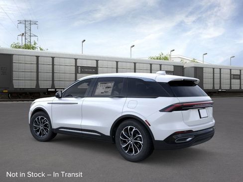 New 2026 Lincoln Nautilus Premier AWD/4WD image 4