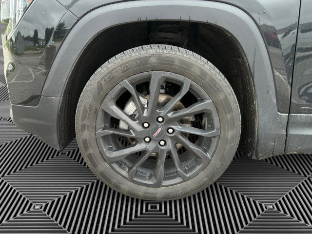 Used 2024 GMC Terrain SLE w/ Driver Convenience Package AWD/4WD image 9