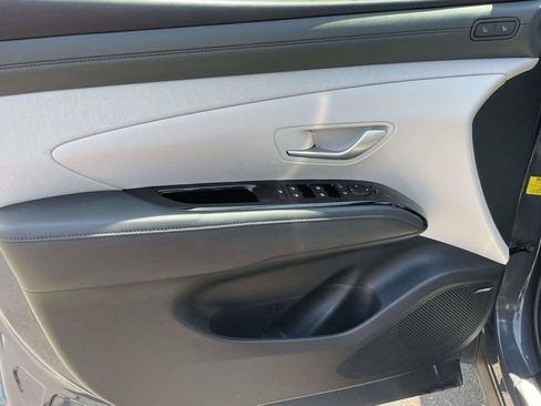 Used 2025 Hyundai Tucson Limited FWD image 14