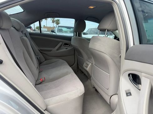 Used 2011 Toyota Camry LE FWD image 25