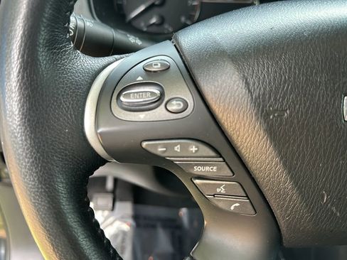 Used 2018 Nissan Pathfinder SL AWD/4WD image 31