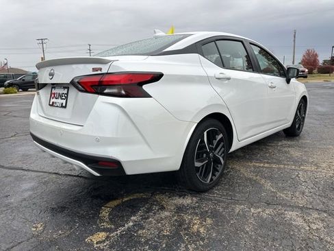 Used 2024 Nissan Versa SR image 11