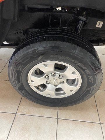 Used 2018 Toyota Tacoma TRD Sport AWD/4WD image 23