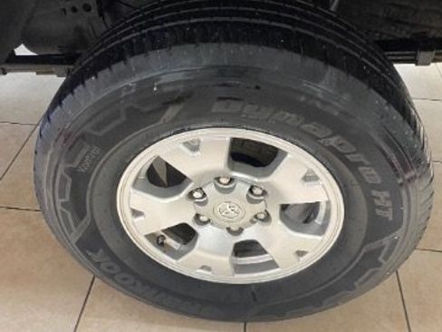 Used 2018 Toyota Tacoma TRD Sport AWD/4WD image 23