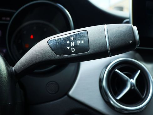 Used 2018 Mercedes-Benz GLA 250 w/ AMG Line Exterior image 51