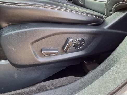 Used 2017 Ford Explorer Platinum image 31