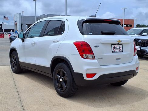 Used 2022 Chevrolet Trax LS w/ Tint and Cruise Package FWD image 2