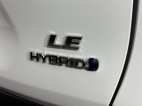 Certified 2024 Toyota RAV4 LE AWD/4WD image 14