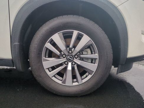 Used 2022 Nissan Pathfinder SL w/ Lighting Package (N92) AWD/4WD image 11