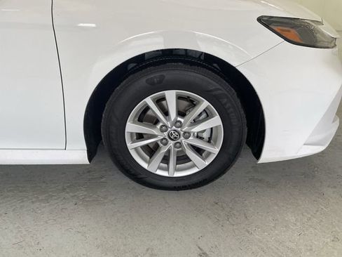 Used 2025 Toyota Camry LE w/ Convenience Package image 14