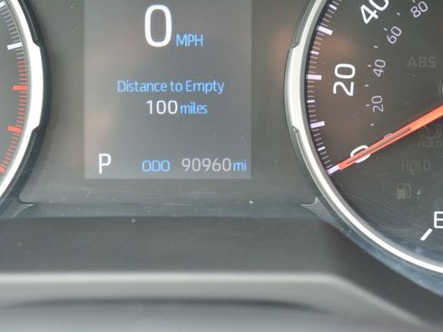 Used 2022 Toyota RAV4 LE AWD/4WD image 13