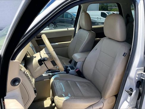 Used 2011 Ford Escape XLT w/ 203A Rapid Spec Order Code AWD/4WD image 11