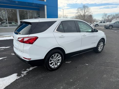 Used 2021 Chevrolet Equinox LT image 2